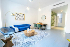 E10-2 Designer East Village Townhouse 1BR